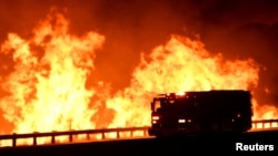 Požar u Kenjon Kantriju severno od Los Anđelesa. 