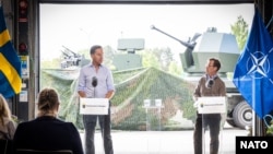 2026년 5월 21일, 마르크 뤼터 나토(NATO·북대서양조약기구) 사무총장(사진 왼쪽)과 울프 크리스테르손 스웨덴 총리가 공동 언론 발표를 하고 있다.