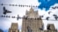 Bồ câu đậu trên dây điện trước Bộ Ngoại giao Nga ở Moscow (ảnh chụp ngày 29/3/2018) 