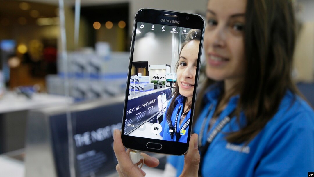 Si la tendencia persiste, los márgenes de negocio móvil de Samsung podrían comprimirse aún más, y la única manera de compensarlo es acelerar el volumen de ventas.