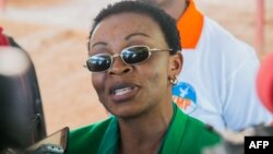 Uyu ni Madamu Victoire Ingabire akiva muri gereza kuwa gatandatu, tariki ya 15 ukwezi kwa Cyenda 2018. 