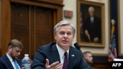 ARCHIVO - El director del FBI, Christopher Wray, comparece ante el Comité Judicial de la Cámara de Representantes en el Capitolio en Washington, DC, el 24 de julio de 2024.