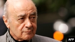 Pemilik toserba Harrods Mohamed Al Fayed tiba di Pengadilan Tinggi London, 27 Juli 2007, untuk sidang pendahuluan menjelang pemeriksaan koroner atas kematian putri Diana. (Foto: AFP)