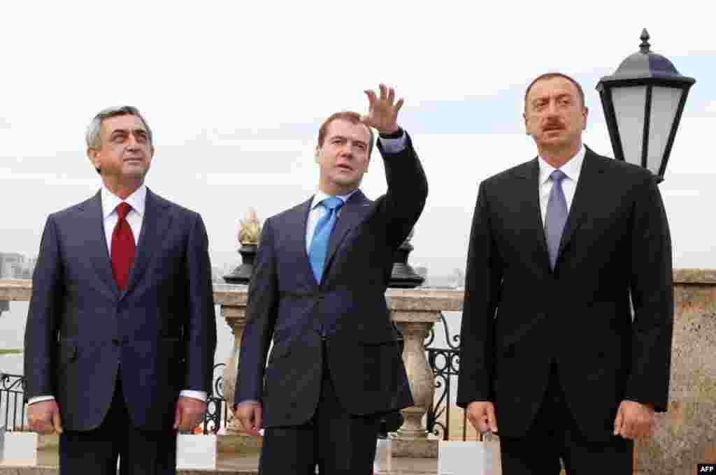 Nəticəsiz qalan Kazan görüşündən foto-xatirələr