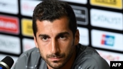 Henrikh Mkhitaryan lors d'un match amical contre le PSG, Singapour le 27 juillet 2018.