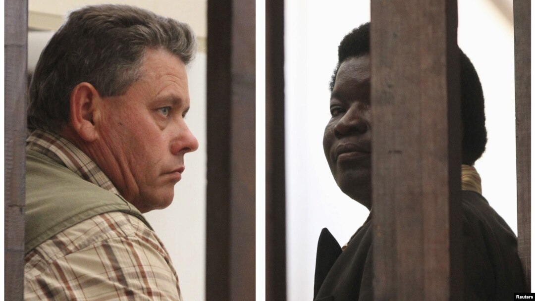Pemburu Zimbabwe, Theo Bronkhorst (kiri) dan operator safari Honest Ndlovu menghadapi dakwaan atas terbunuhnya singa Cecil (foto: dok).