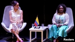 Meghan Markle, esposa del príncipe Harry, habla durante un foro sobre mujeres afro y poder junto a la vicepresidenta colombiana Francia Márquez, el domingo 18 de agosto de 2024, en Cali, Colombia.