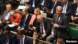 Pas d'élections anticipées, ni de Brexit sans accord