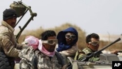 เครื่องบินรบ และจรวดของพันธมิตรนานาชาติยังกระหน่ำกองกำลังฝ่ายผู้นำลิเบียโมอัมมาร์ คัดดาฟีอยู่ต่อไปเรื่อยๆ