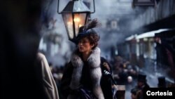 "Ana Karenjina" reditelja Džoa Rajta je oličenje raskošne praznične produkcije.