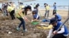 6일 오후 한국수력원자력 고리원자력본부 관계자들이 발전소 인근 마을에서 태풍피해 복구작업을 벌이고 있다. (고리원자력본부 제공) 