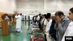 Diaspora muslim Indonesia di Washington DC, Amerika Serikat, melaksanakan salat Ied di Balai Rakyat Gaithersburg, Maryland, 4 Juni 2019.