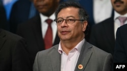 El presidente colombiano Gustavo Petro posa para la foto principal de la cumbre de líderes del G20 en Río de Janeiro, Brasil, el 19 de noviembre de 2024.