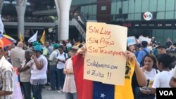 Esta protestas ocurrió un día después de que la oficialista Asamblea Nacional Constituyente (ANC) allanara la inmunidad parlamentaria al opositor Juan Pablo Guanipa, el 24 de octubre de 2020. [Foto: Álvaro Algarra - VOA]