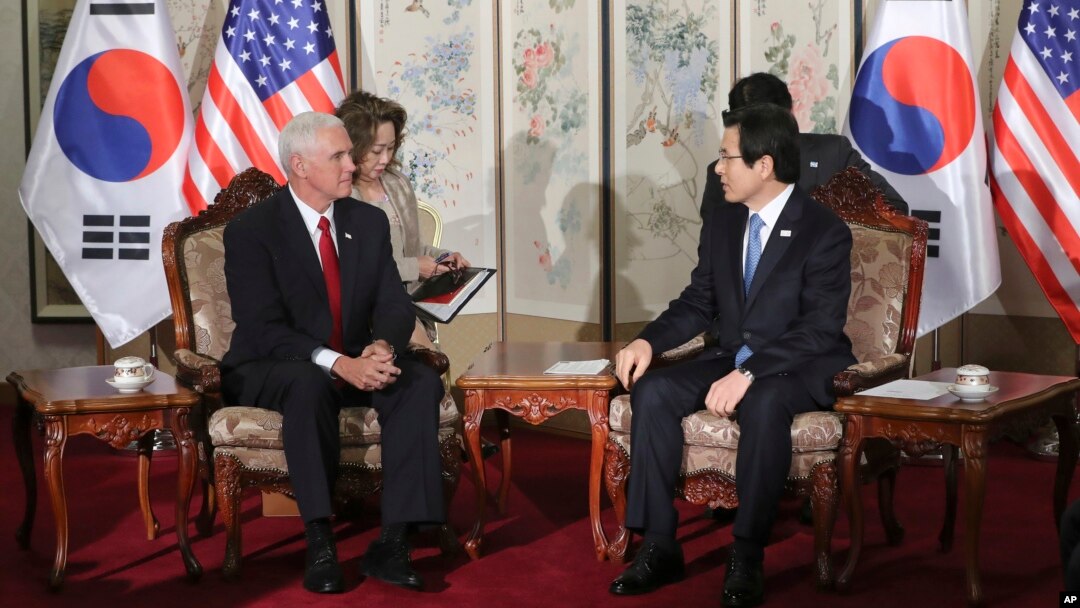 Phó Tổng thống Mỹ Pence gặp quyền Tổng thống Hàn Quốc ở Seoul, 4/2017