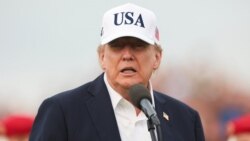 美国总统唐纳德·特朗普在爱尔兰多恩贝格特朗普国际高尔夫球场的2026年安进(Amgen)爱尔兰公开赛上发言。(2026年9月13日)
