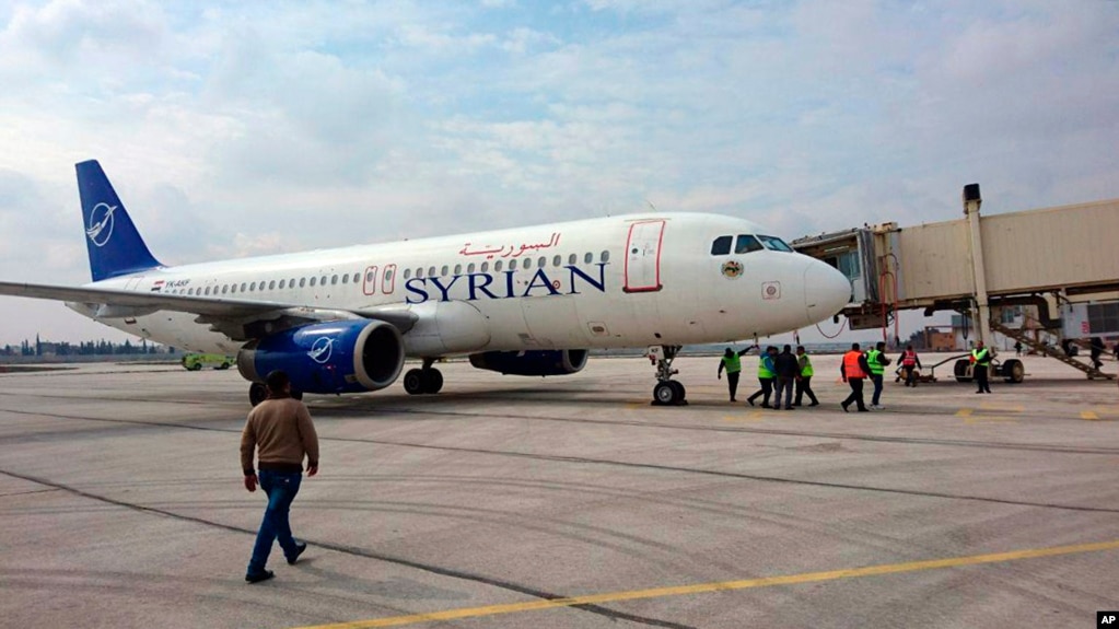 资料照片：叙利亚一家商业飞机抵达阿勒颇机场。（2020年2月19日）