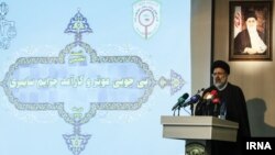 ابراهیم رئیس دادستان کل کشور در نشست مشترک پلیس فتا و قوه قضائیه در تهران - ۱۲ دی ۱۳۹۴ 