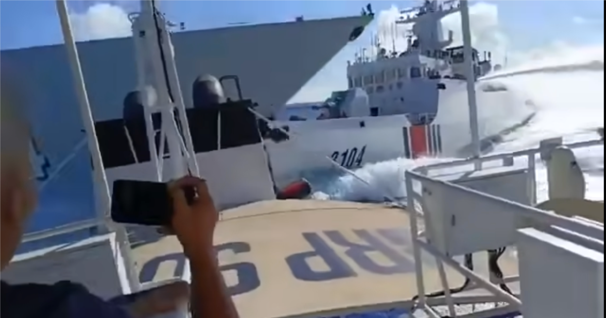 中国海警船与自家军舰相撞受损，马尼拉对中方“危险操作”表示“严重关切”