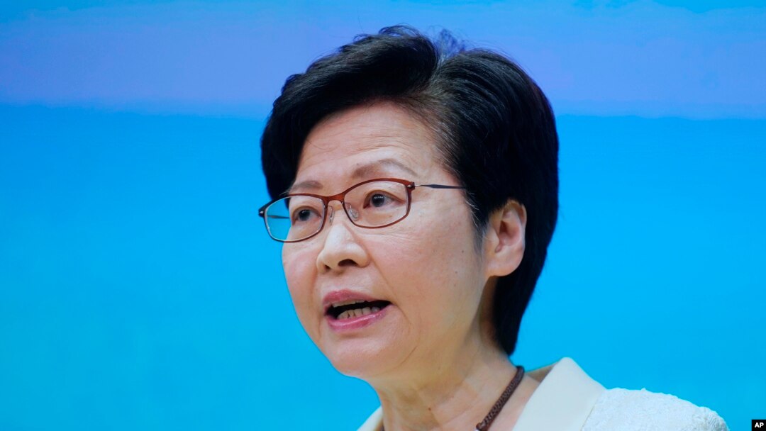 Kepala Eksekutif Hong Kong Carrie Lam berbicara saat konferensi pers di Hong Kong, Selasa, 11 Mei 2021. (Foto: AP)