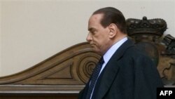 Berluskoni në prag të dorëheqjes