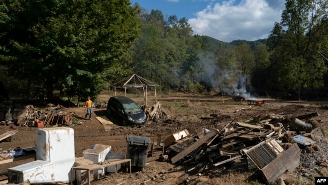 Kuzey Carolina'da kasırga nedeniyle çok sayıda ev enkaza döndü.