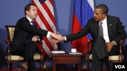 El presidente Barack Obama se reunió con su par ruso, Dmitry Medvedev, en el marco de la Cumbre del G-8.