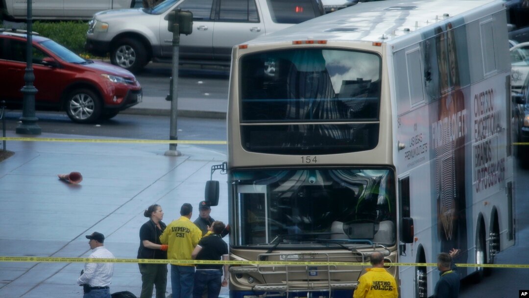 Polisi Las Vegas menyelidiki lokasi penembakan di Las Vegas, 25 Maret 2017.