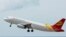 中國航空空中巴士正於海南機場。