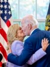 Jill i Joe Biden nakon potpisivanja Inicijative za istraživanje o zdravlju žena. (Foto: AP/Andrew Harnik)