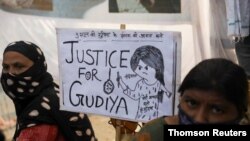 تجمع در هند در اعتراض به تجاوز جنسی و قتل یک دختر خردسال