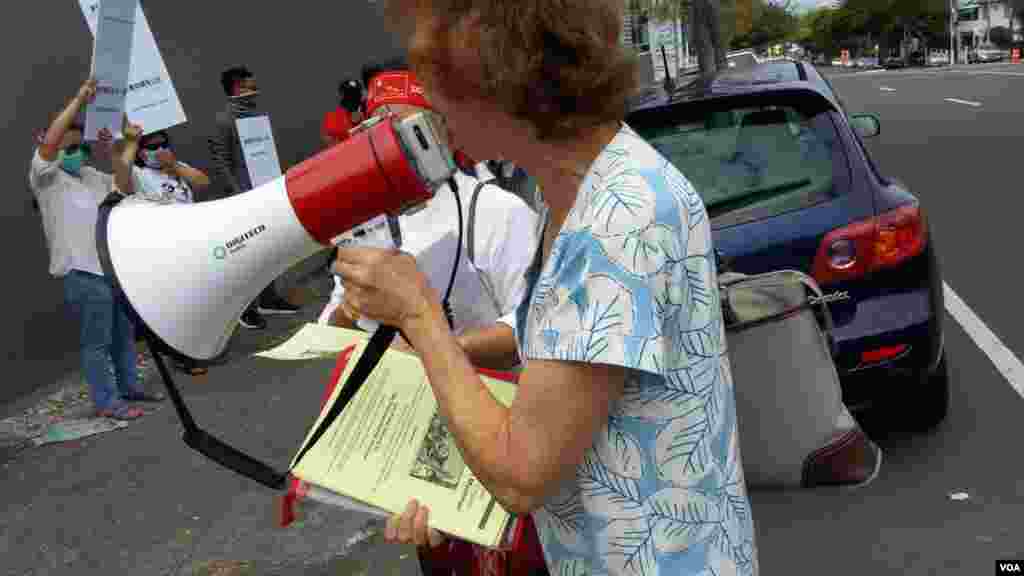 နယူးဇီလန်နိုင်ငံရောက် မြန်မာနိုင်ငံသားများက တရုတ်ကောင်စစ်ဝန်ရုံးကို ဆန္ဒပြ