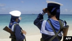 Hải quân Việt Nam tuần tra trên quần đảo Trường Sa (hình chụp ngày 13/5/2010)