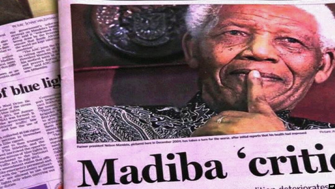 Ông Mandela, 95 tuổi, đã vào bệnh viện hôm mồng 8 tháng 6 vì một vụ nhiễm trùng phổi tái phát