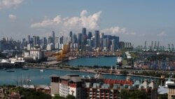 2018年6月4日，圣淘沙岛和新加坡中央商务区的天际线。川金会于6月12日在圣陶沙的嘉佩乐酒店（Capella Hotel）举行。新加坡是城邦国家，面积狭小，有500万人和大量财富， 而且遍布美景。