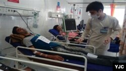 Penanganan pasien terinfeksi virus corona di salah satu rumah sakit di Iran. (Foto: dok).