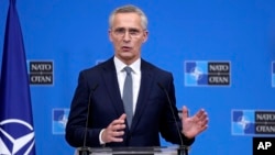 Sekretaris Jenderal NATO Jens Stoltenberg memberikan tanggapan tertulis atas komentar Donald Trump yang kontroversial soal NATO (foto: dok). 