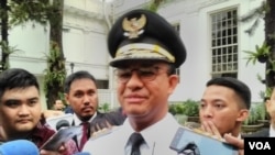 Gubernur DKI Jakarta periode 2017-2022, Anies Rasyid Baswedan memberikan keterangan di kompleks Istana Kepresidenan, Jakarta. (Foto: VOA/Andylala)