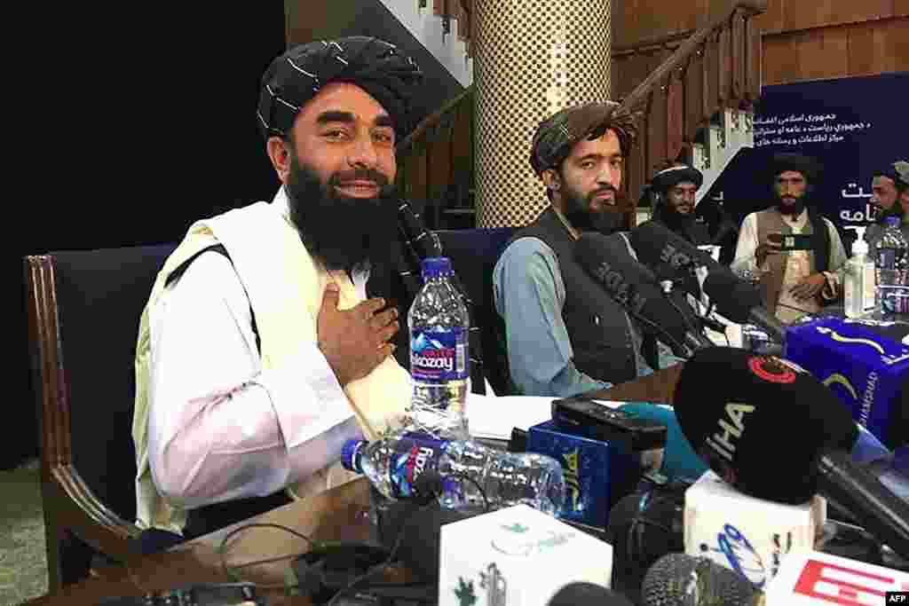 Tolibon Kobulni ishg&rsquo;ol etganidan beri birinchi bor matbuot anjumani o&rsquo;tkazdi. Kobul, 17-avgust, 2021.