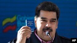 Nicolás Maduro juramentará el jueves 10 de enero como presidente reelecto de Venezuela ante el Tribunal Supremo de Justicia en un hecho inédito y en abierto desafío a la Asamblea Nacional controlada por la oposición.