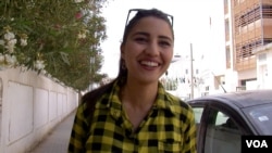 Ahlem Ferjani, étudiante à Tunis. (L. Bryant/VOA)