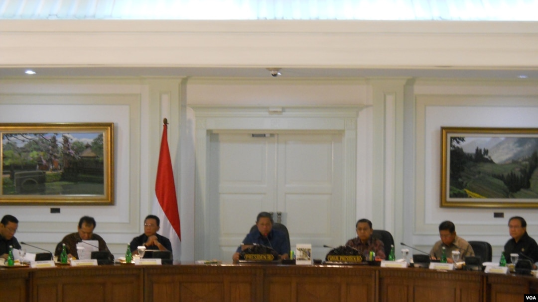 Dalam sidang kabinet paripurna di Jakarta (11/7) Presiden Yudhoyono mengecam keras serangan militer Israel ke Jalur Gaza dan menyatakan akan mengirim bantuan dana untuk Palestina. 
