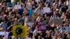 Estudiantes sostienen carteles mientras participan en una protesta contra el cambio climático, parte del movimiento Fridays For Future, en Berlín, Alemania, el viernes 20 de septiembre de 2024.