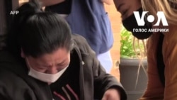 Мати вперше тримає свою дитину на руках після 6 тижнів у лікарні з коронавірусом. Відео