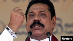 Mantan Presiden Sri Lanka Mahinda Rajapaksa (foto: dok). Mantan anggota DPR dan teman dekat Rajapaksa dihukum mati hari Kamis 8/9. 