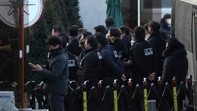 لە کۆریای باشوور ڕووبەڕووبوونەوە ڕوودەدات لە کاتێکدا کە سەرۆکی دوورخراوەی وڵاتەکە خۆی نادات بە دەستەوە	