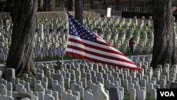 Serán sepultados con honores militares en el Cementerio Nacional de Arlington.