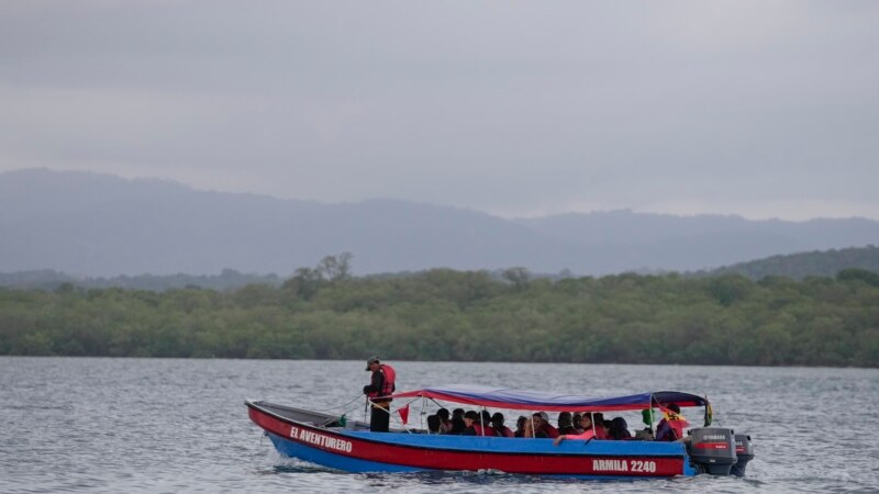 Panamá busca regularizar flujo migratorio de retorno por mar para evitar a redes criminales