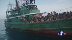 罗兴亚难民船暂入印尼水域