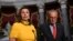La presidenta de la Cámara de Representantes, Nancy Pelosi, y el líder de la minoría demócrata del Senado, Chuck Schumer, durante declaraciones a la prensa en el Capitolio el 3 de agosto de 2020.